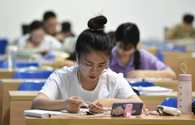 成績單翻譯需要做好哪些工作，翻譯成績單翻譯公司怎么收費(fèi)的？